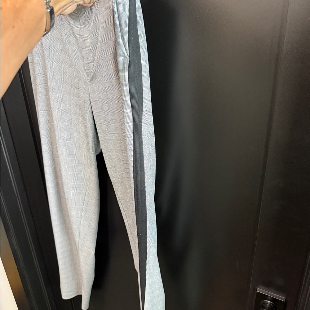 Herringbone athleisure Pants with black stripe - Picture 3 of 5